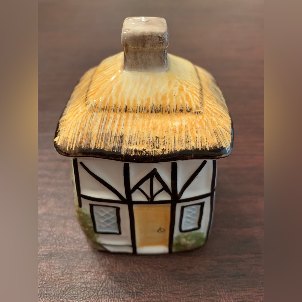 Julie & David ceramic sugar/ jam pot with lid; Made in Devon; Vintage 1980s;
